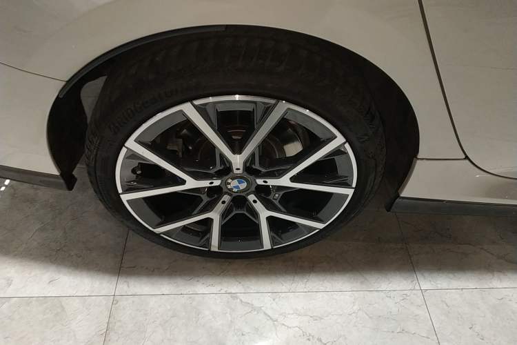 Used BMW 2 Series 2021 225i Four-Door Coupe M Sport Night Edition Right Rear Wheel Hub
