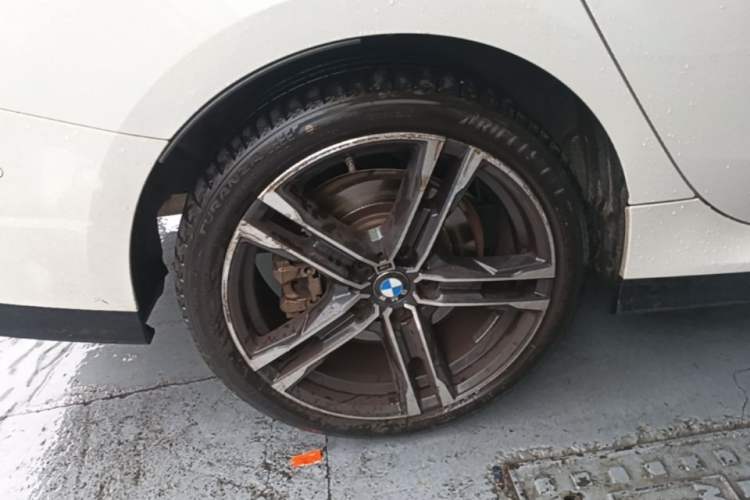 Used BMW 2 Series 2021 225i 4-Door Coupe M Sport Package Right Rear Wheel Hub