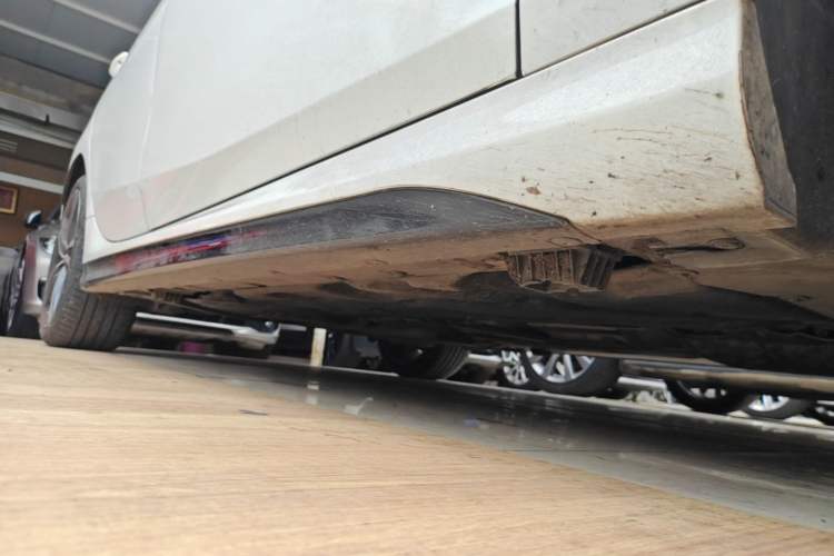 Used BMW 2 Series 2021 225i Four-Door Coupe M Sport Night Edition Right Side Sill