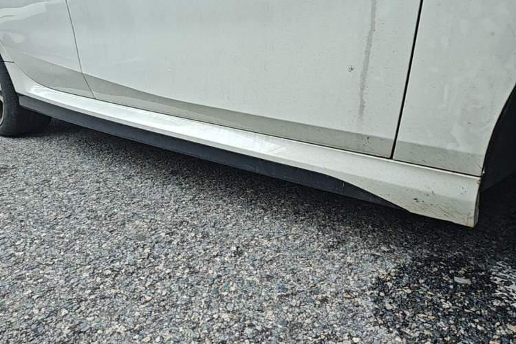 Used BMW 2 Series 2021 225i 4-Door Coupe M Sport Package Right Side Sill