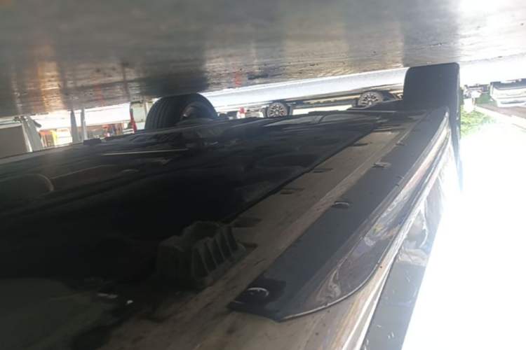 Used BMW 2 Series 2021 225i 4-Door Coupe M Sport Package Right Side Sill
