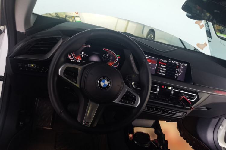 Used BMW 2 Series 2021 225i Four-Door Coupe M Sport Night Edition Steering Wheel