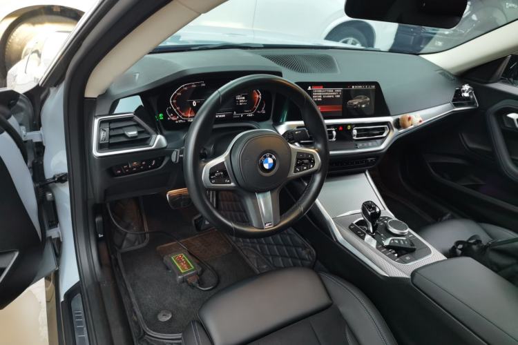 Used BMW 2 Series 2022 225i M Sport Night Edition Center Console