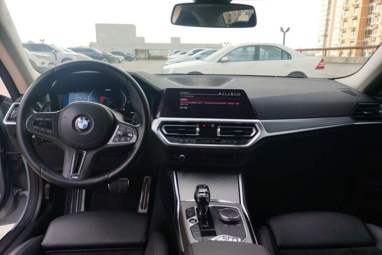 Used BMW 2 Series 2022 225i M Sport Night Edition Center Console