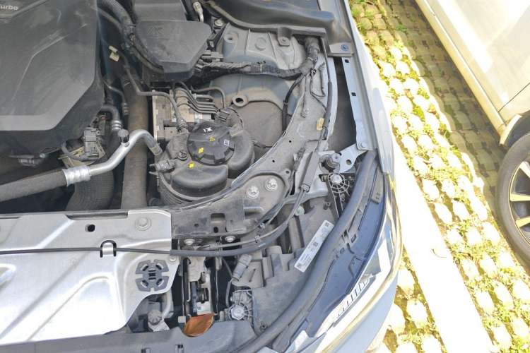 Used BMW 2 Series 2022 225i M Sport Night Edition Engine Bay Left