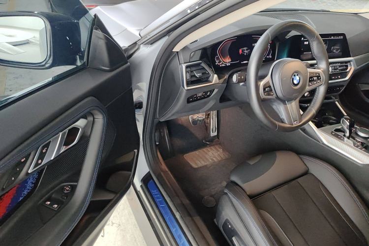 Used BMW 2 Series 2022 225i M Sport Night Edition Interior 2
