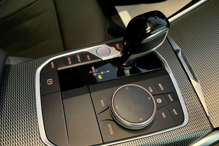 Used BMW 2 Series 2022 225i M Sport Night Edition Interior 4