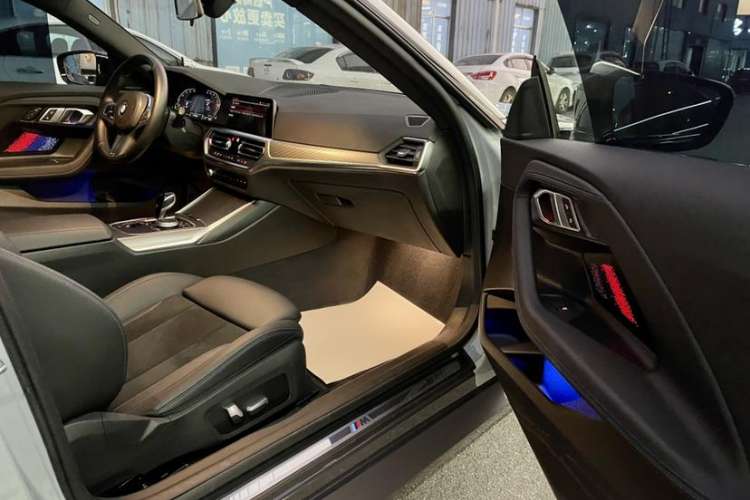 Used BMW 2 Series 2022 225i M Sport Night Edition Interior 5