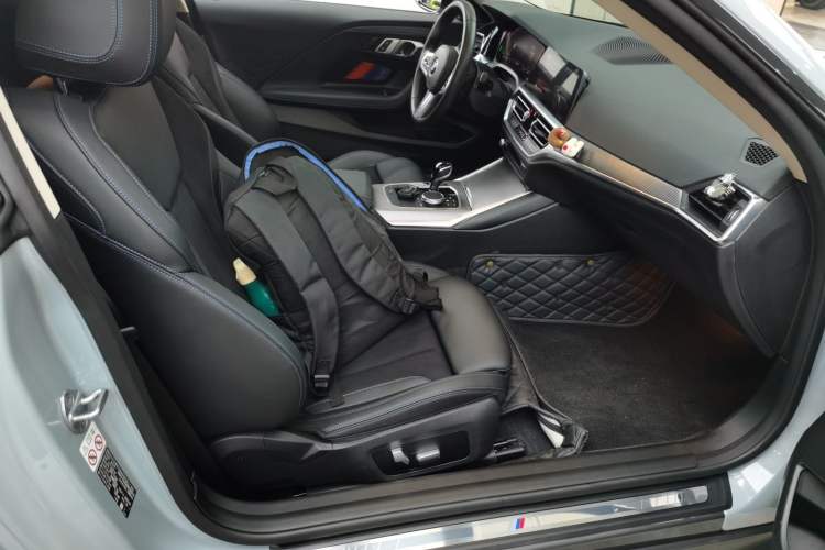 Used BMW 2 Series 2022 225i M Sport Night Edition Right Front Seat