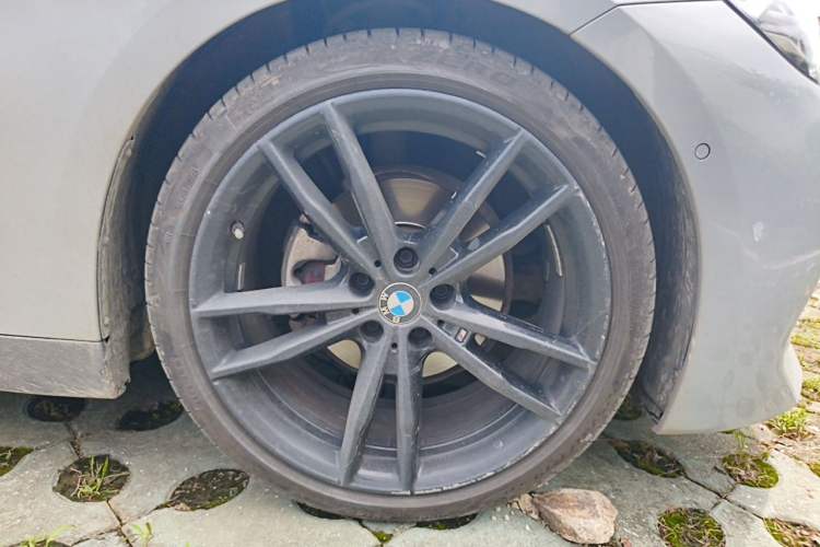 Used BMW 2 Series 2022 225i M Sport Night Edition Right Front Wheel Hub