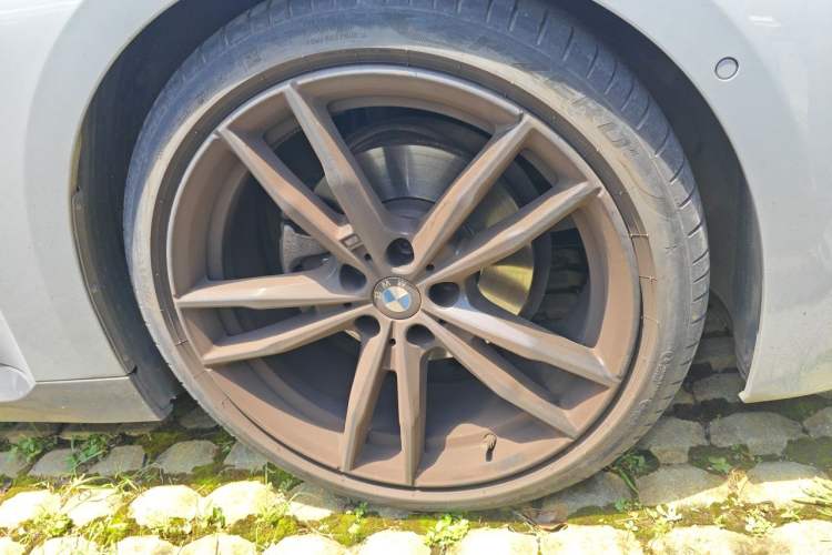 Used BMW 2 Series 2022 225i M Sport Night Edition Right Front Wheel Hub