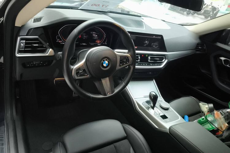 Used BMW 2 Series 2022 225i M Sport Night Edition Center Console