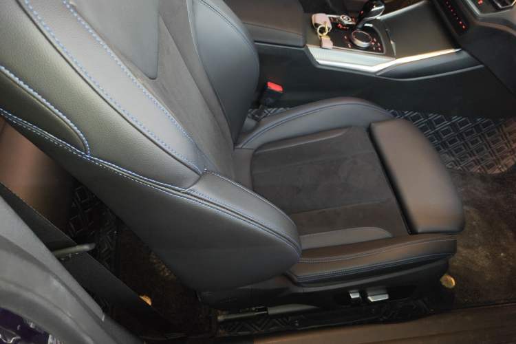 Used BMW 2 Series 2022 225i M Sport Night Edition Right Front Seat