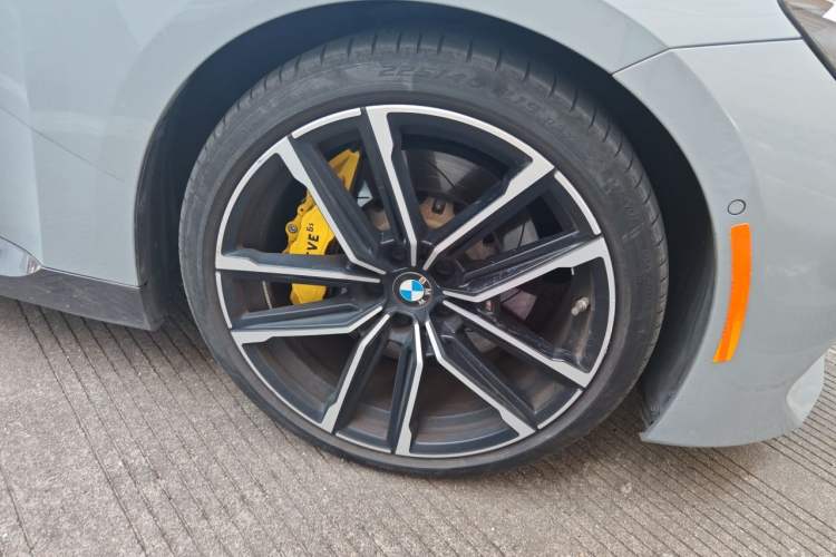 Used BMW 2 Series 2022 225i M Sport Night Edition Right Front Wheel Hub