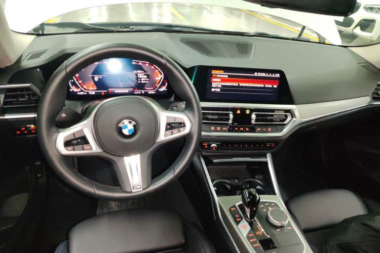 Used BMW 2 Series 2022 225i M Sport Night Edition Center Console