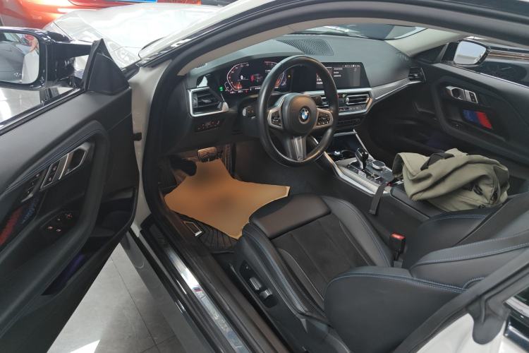 Used BMW 2 Series 2022 225i M Sport Night Edition Driver Seat