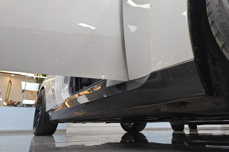 Used BMW 2 Series 2022 225i M Sport Night Edition Right Side Sill