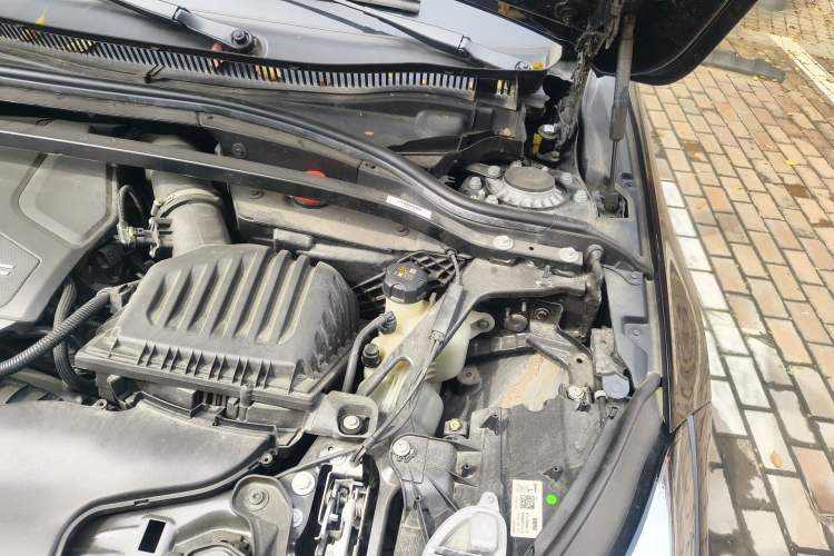Used BMW 2 Series 2023 225i Four-Door Coupe M Sport Shadowline Package Engine Bay Left