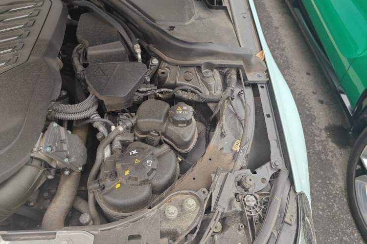 Used BMW 2 Series 2023 M240i Engine Bay Left
