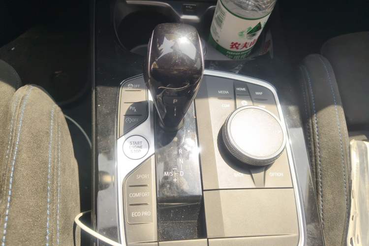 Used BMW 2 Series 2023 225i Four-Door Coupe M Sport Shadowline Package Gear Lever