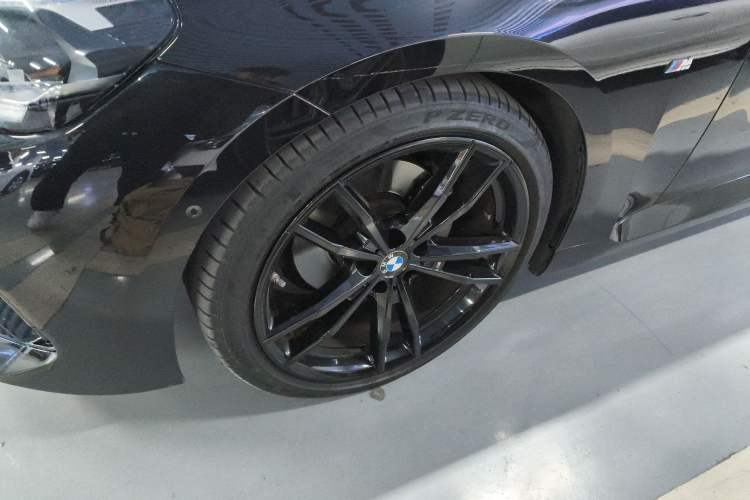 Used BMW 2 Series 2023 225i M Sport Night Edition Package Left Front Wheel Hub