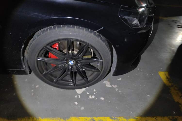 Used BMW 2 Series 2023 M240i Right Front Wheel Hub