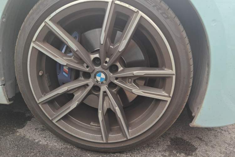 Used BMW 2 Series 2023 M240i Right Front Wheel Hub