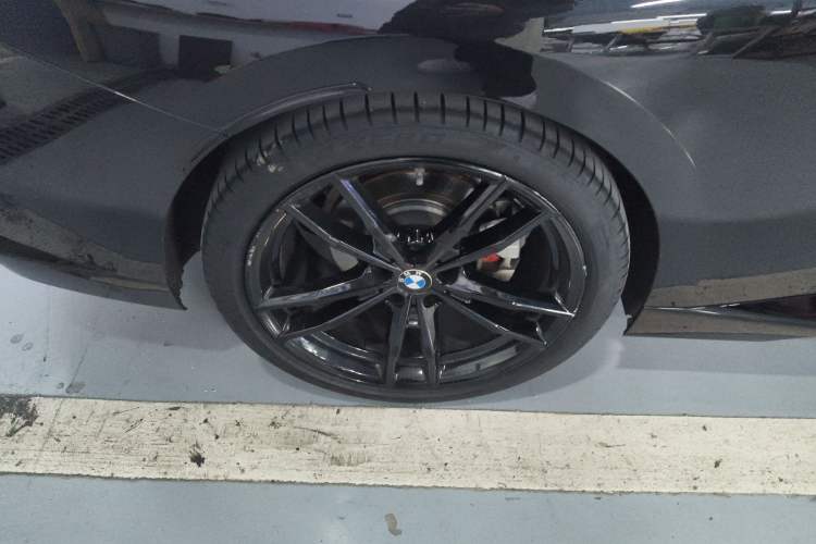 Used BMW 2 Series 2023 225i M Sport Night Edition Package Right Rear Wheel Hub