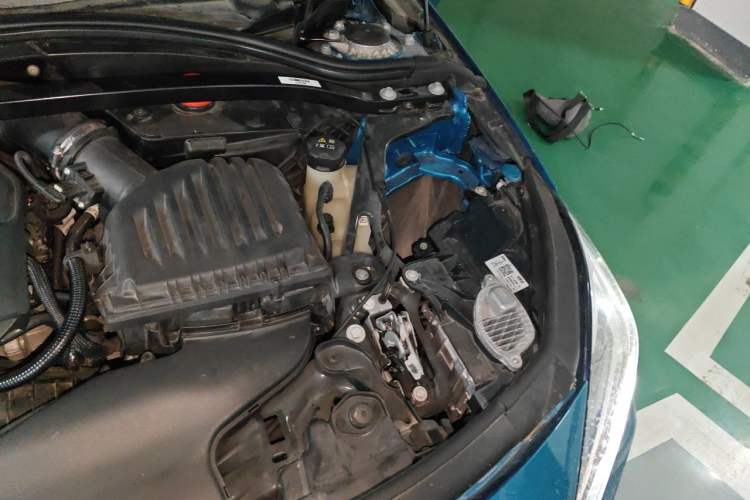 Used BMW 2 Series 2023 225i Four-Door Coupe M Sport Shadowline Package Engine Bay Left
