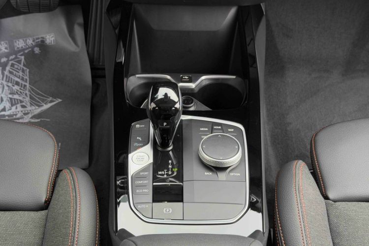 Used BMW 2 Series 2023 225i Four-Door Coupe M Sport Package Gear Lever