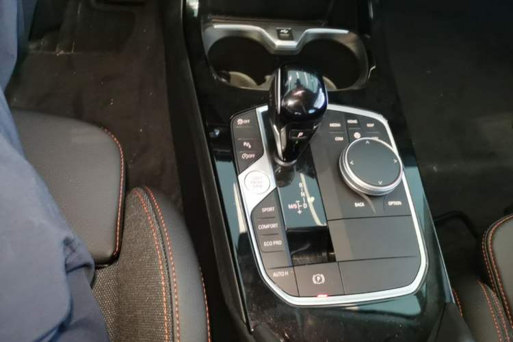 Used BMW 2 Series 2023 225i Four-Door Coupe M Sport Package Gear Lever