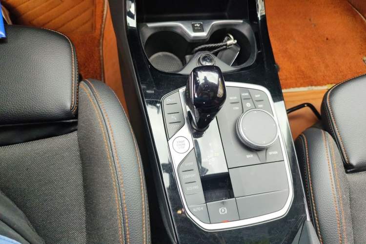 Used BMW 2 Series 2023 225i Four-Door Coupe M Sport Package Gear Lever