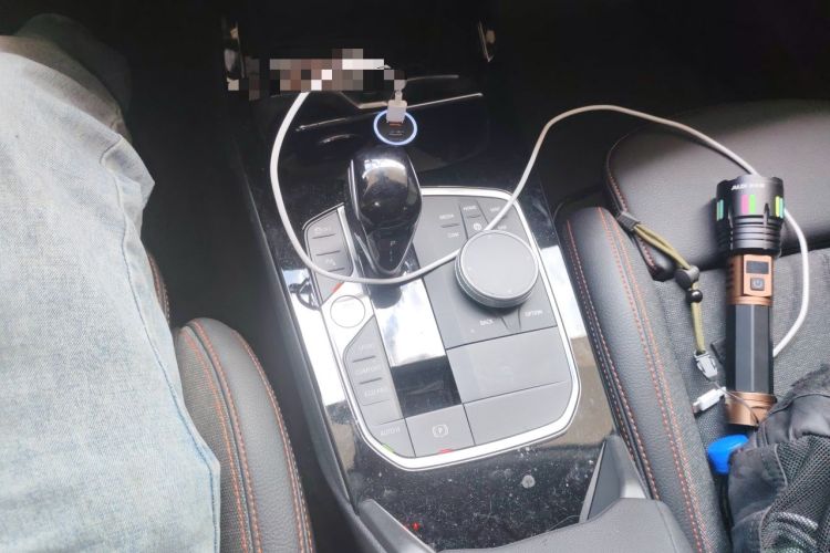 Used BMW 2 Series 2023 225i Four-Door Coupe M Sport Package Gear Lever