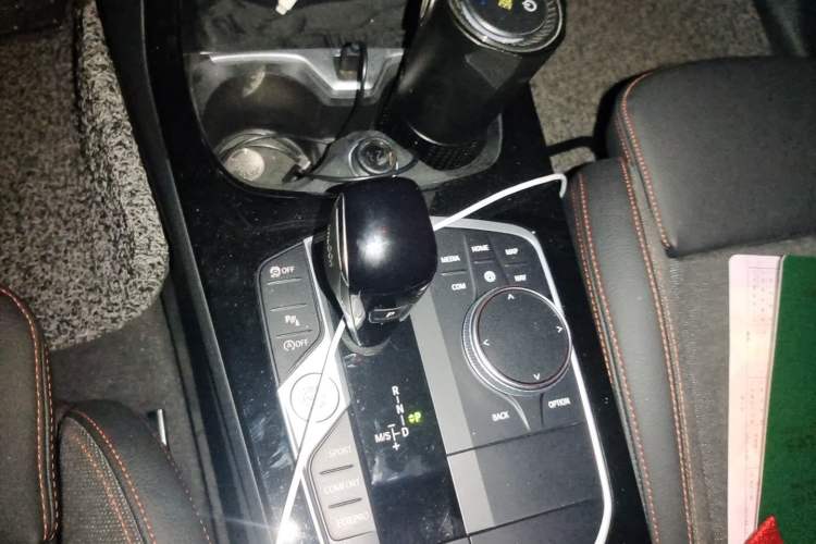 Used BMW 2 Series 2023 225i Four-Door Coupe M Sport Package Gear Lever