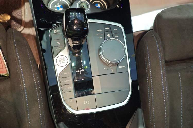 Used BMW 2 Series 2023 Facelifted 225i Four-Door Coupe M Sport Night Edition Package Gear Lever