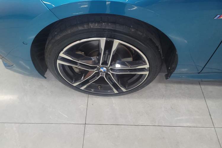 Used BMW 2 Series 2023 225i Four-Door Coupe M Sport Package Left Front Wheel Hub