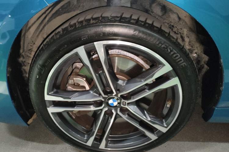 Used BMW 2 Series 2023 225i Four-Door Coupe M Sport Package Left Front Wheel Hub