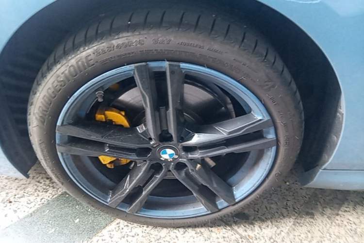 Used BMW 2 Series 2023 225i Four-Door Coupe M Sport Package Left Front Wheel Hub