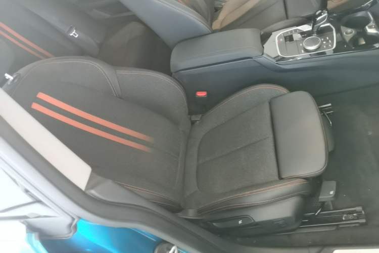 Used BMW 2 Series 2023 225i Four-Door Coupe M Sport Package Right Front Seat