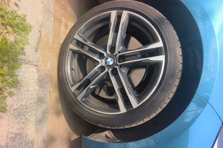 Used BMW 2 Series 2023 225i Four-Door Coupe M Sport Package Right Front Wheel Hub