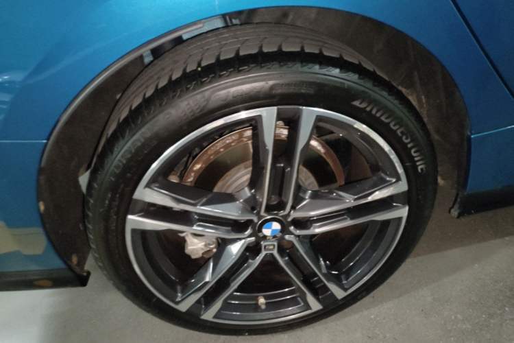 Used BMW 2 Series 2023 225i Four-Door Coupe M Sport Package Right Rear Wheel Hub