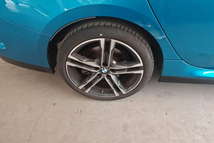 Used BMW 2 Series 2023 225i Four-Door Coupe M Sport Package Right Rear Wheel Hub