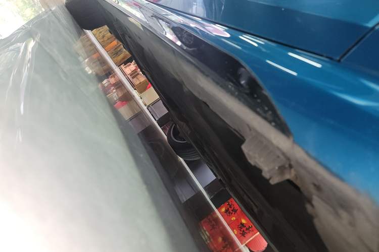 Used BMW 2 Series 2023 225i Four-Door Coupe M Sport Package Right Side Sill