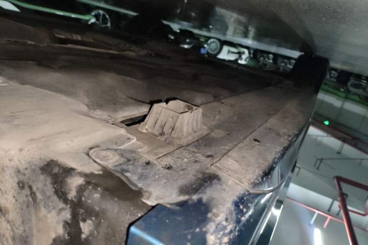 Used BMW 2 Series 2023 225i Four-Door Coupe M Sport Package Right Side Sill