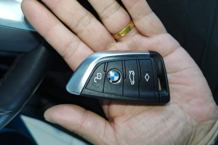 Used BMW 2 Series 2023 225i Four-Door Coupe M Sport Package Vehicle Key