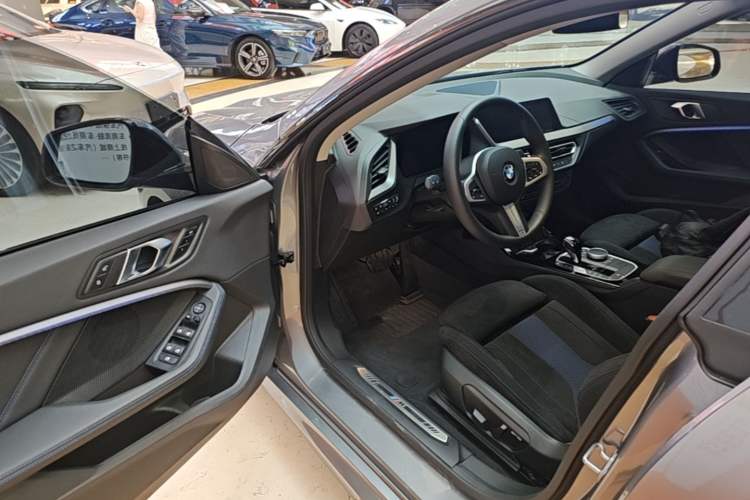 Used BMW 2 Series 2023 Facelifted 225i Four-Door Coupe M Sport Night Edition Package Driver Seat