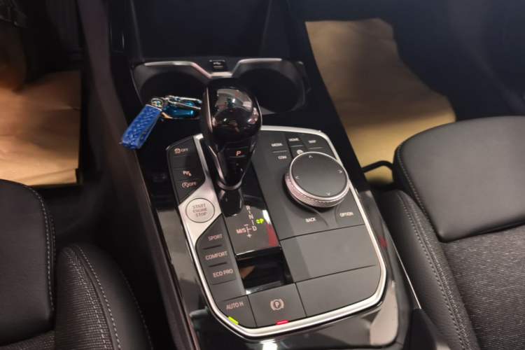 Used BMW 2 Series 2023 225i Four-Door Coupe M Sport Package Gear Lever