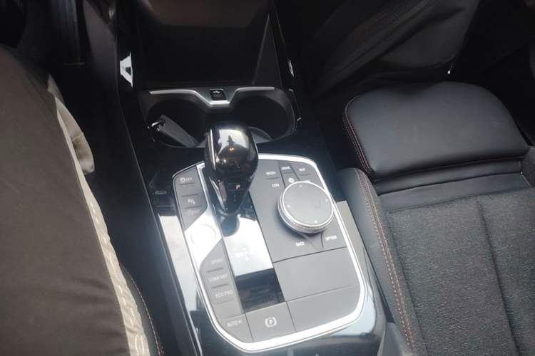 Used BMW 2 Series 2023 225i Four-Door Coupe M Sport Package Gear Lever