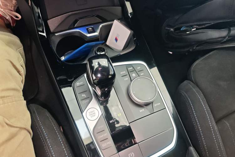 Used BMW 2 Series 2023 Facelifted 225i Four-Door Coupe M Sport Night Edition Package Gear Lever