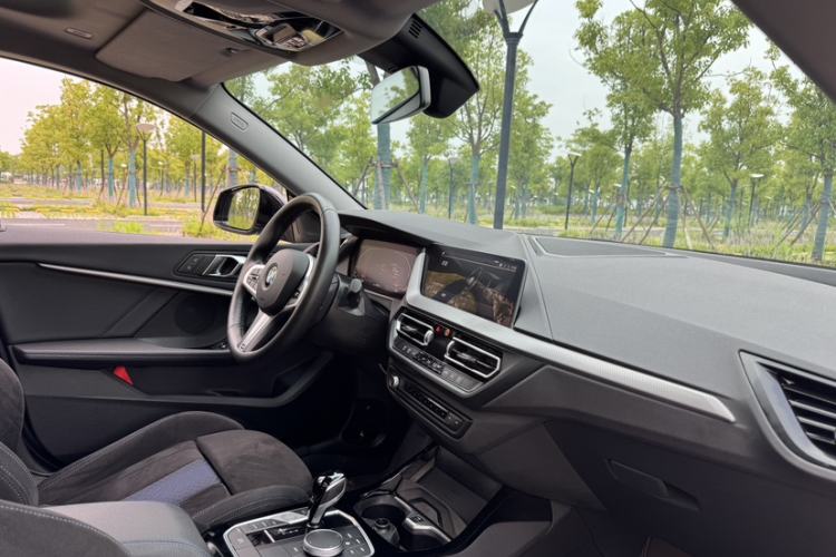 Used BMW 2 Series 2023 Facelifted 225i Four-Door Coupe M Sport Night Edition Package Interior 10